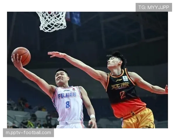 福建队攻防转换速度提升 但防守稳定性仍有待加强 福建队攻防转换速度提升 但防守稳定性仍有待加强